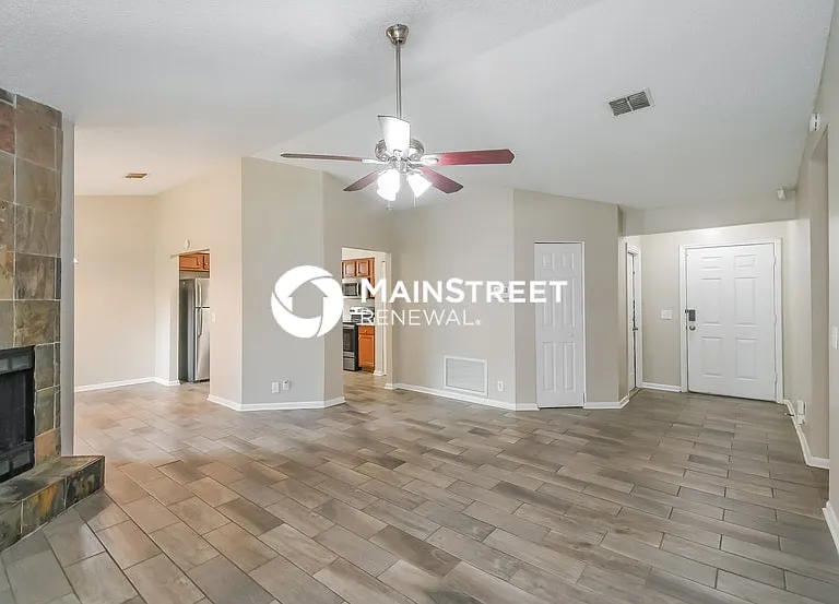 10838 Naples Ct S — Photo 2