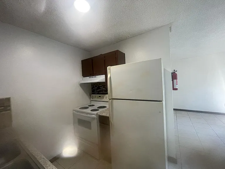 2226 Leo Dr — Photo 3