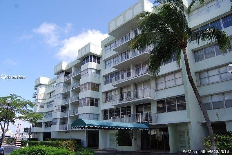 2nd image of 16558 NE 26th Ave APT 6I