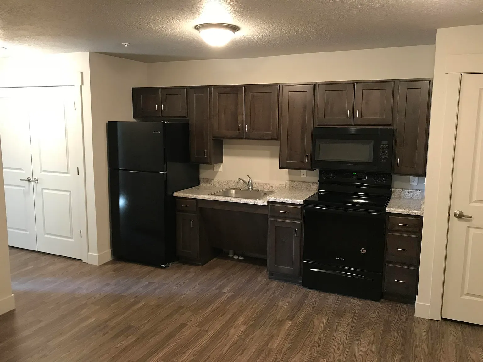 1 bed, 525 sqft, $975 — Photo 3
