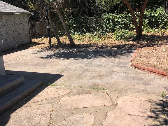 5th image of 22133 Orange Ave