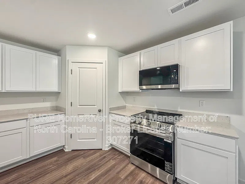 4 bed, 2.0 bath, 1773 sqft, $1,995 — Photo 4