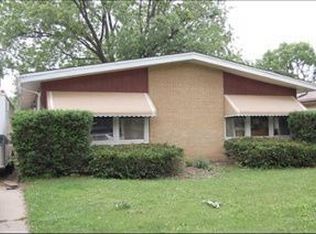 1661 Illinois St, Des Plaines, IL 60018