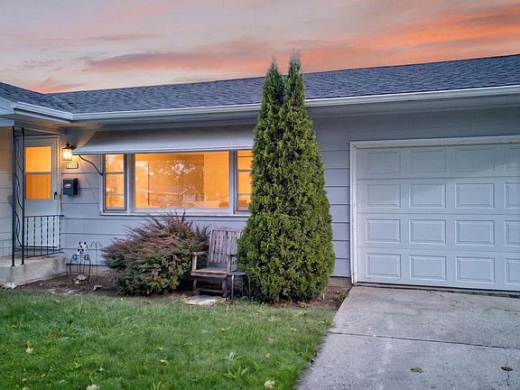2nd image of 2746 Saemann AVENUE