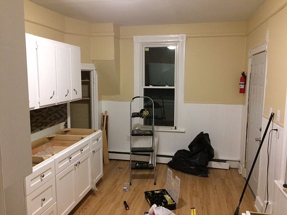 4th image of 138 Isabel St W