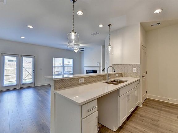 2nd image of 5868 Greystone Dr
