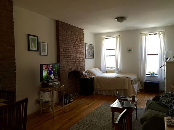 4th image of 70 Orchard St APT 7