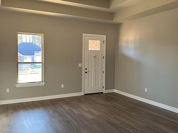 4th image of 1319 Frankie Ln