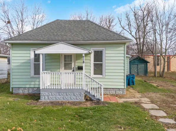 918 N Hazel St, Pontiac, IL 61764