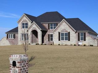 128 Avondale Meadows Dr, Wentzville, MO 63385