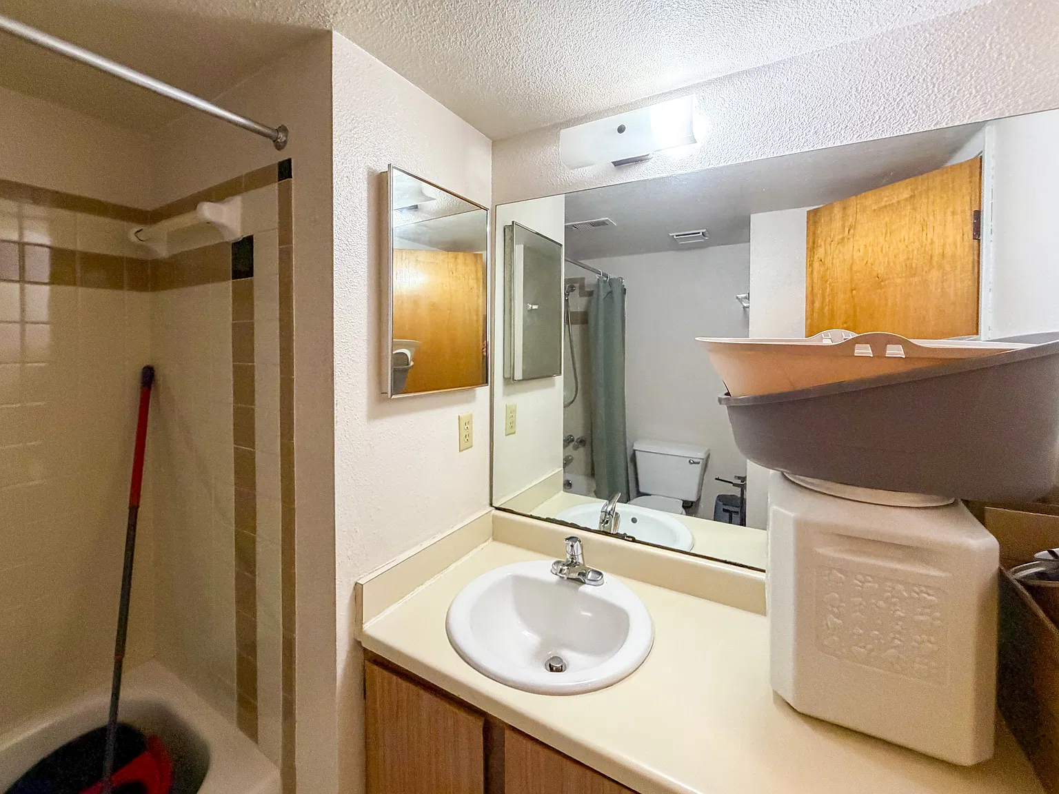 2 bed, 740 sqft, $1,425 — Photo 4