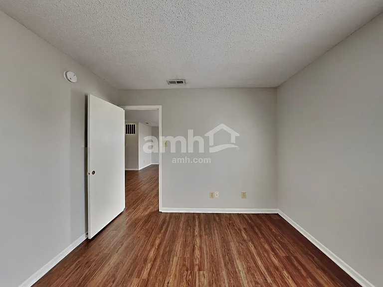 2120 Bridlewood Dr — Photo 18