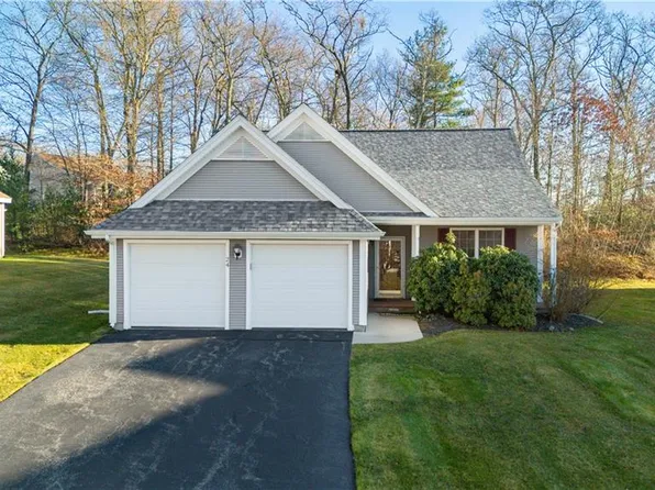 24 Cambridge Cir, Smithfield, RI 02917