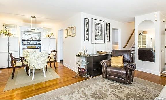 4th image of 5827 Idlebrook Dr