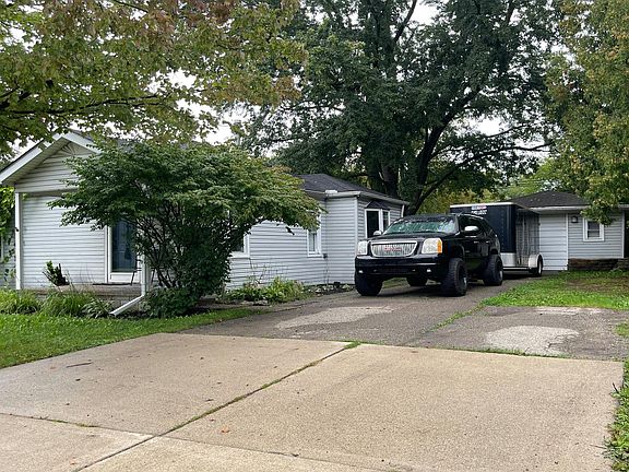 2nd image of 3211 Crooks Rd