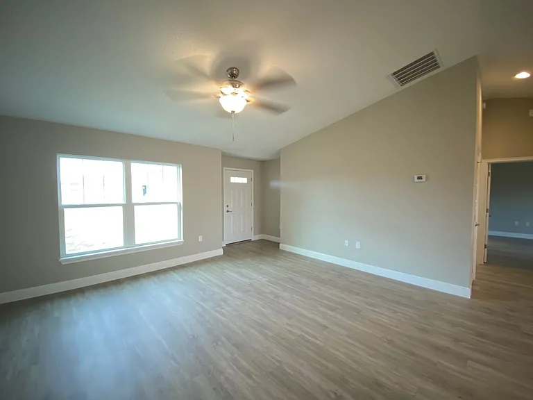 137 Juniper Loop Cir — Photo 6