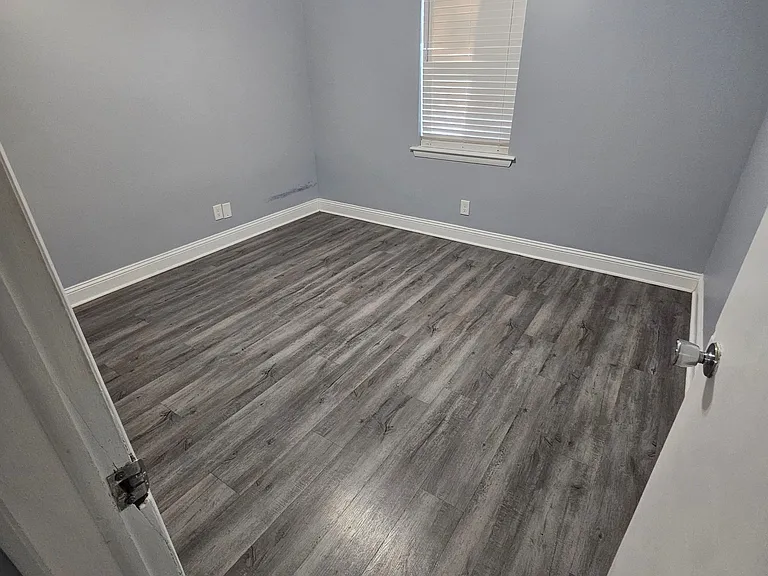 6240 Old Point Rd — Photo 14