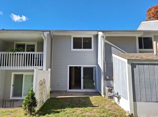 4 Beals Cove Rd APT F, Hingham, MA 02043