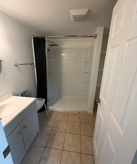 239 College St — Photo 11