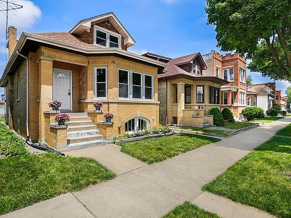 2nd image of 5716 W Leland Ave