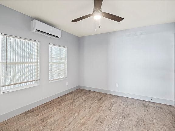 2nd image of 305 Roberts St #8
