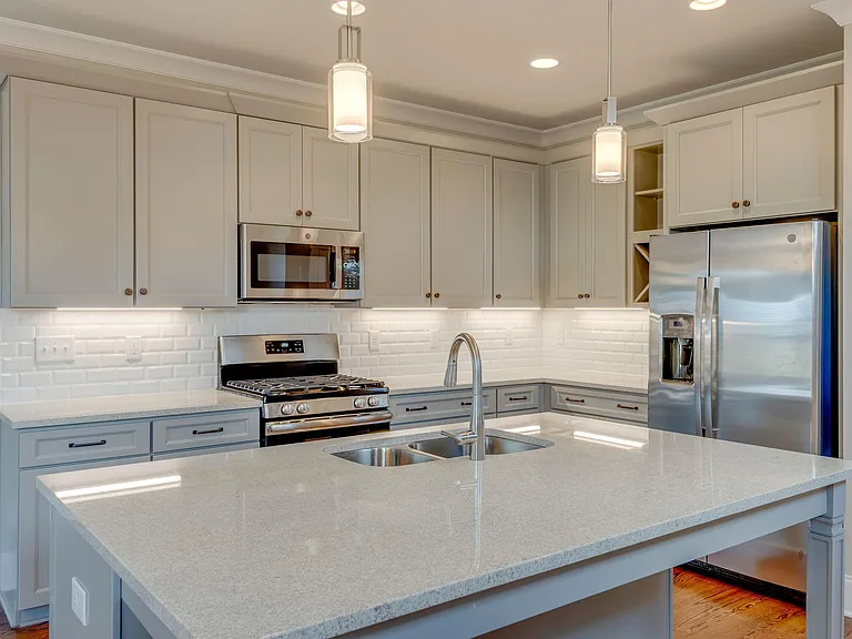 Granite counters, new stainless appliances