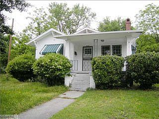 1st image of 605 Ross Ave