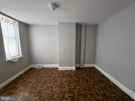 3rd image of 3433 Mount Vernon St