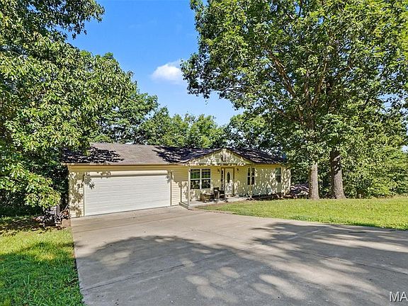 3rd image of 6001 Jennifer Ln