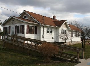 5836 Seaman Rd, Oregon, OH 43616