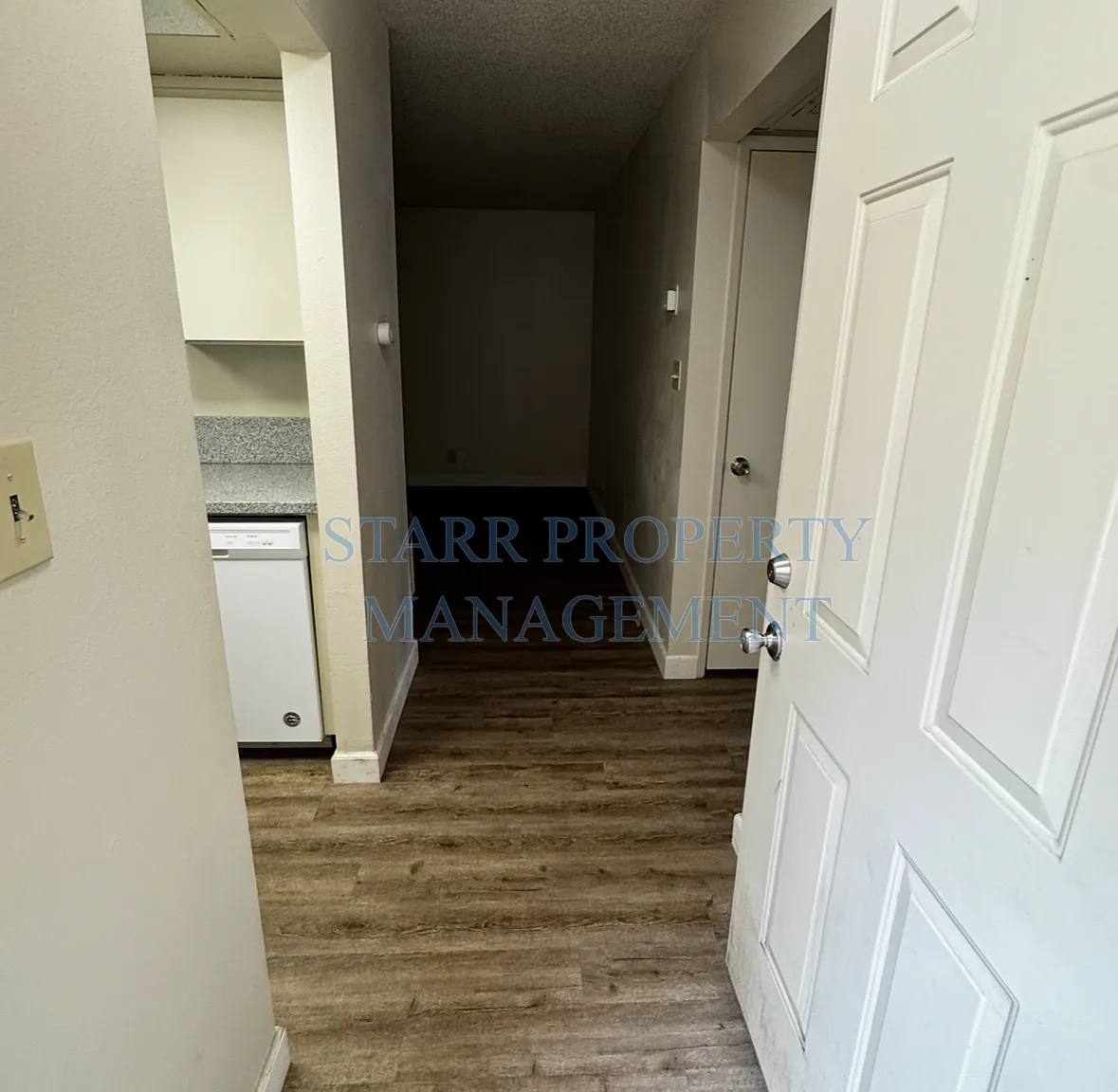 2 bed, 1.0 bath, $1,600 — Photo 3