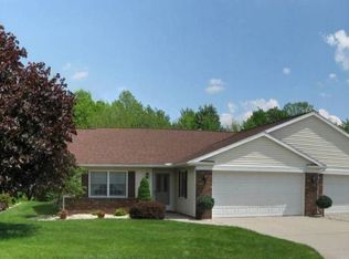 115 Woodside Ln, Fremont, OH 43420