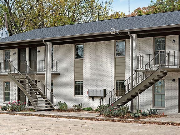 3rd image of 685 Idlewild Cir #P