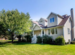 10715 Maplewood Rd, Countryside, IL 60525