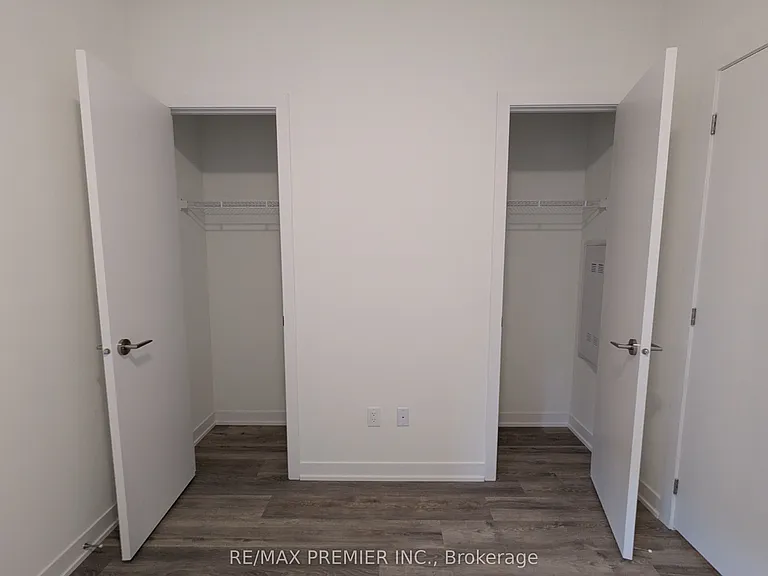 9 Steckley House Ln #513 — Photo 13