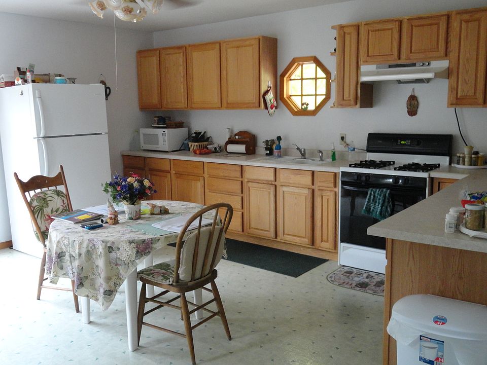 2nd image of 501 E Dakota Ave