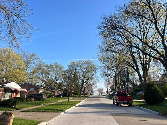 4th image of 812 Friar Dr