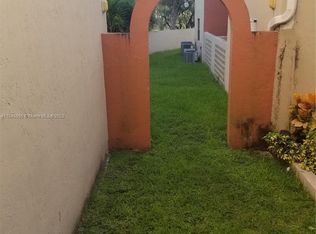 10237 NW 9th Street Cir APT 204-4, Miami, FL 33172