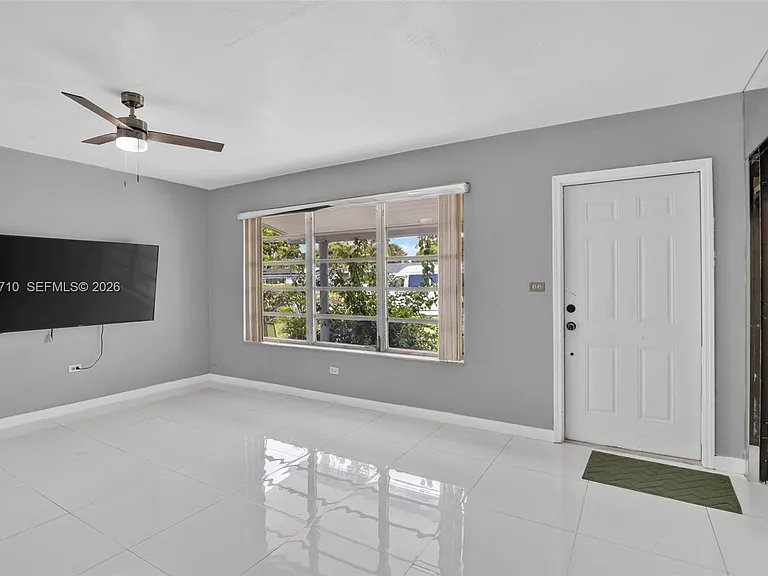 2331 Flamingo Dr — Photo 5