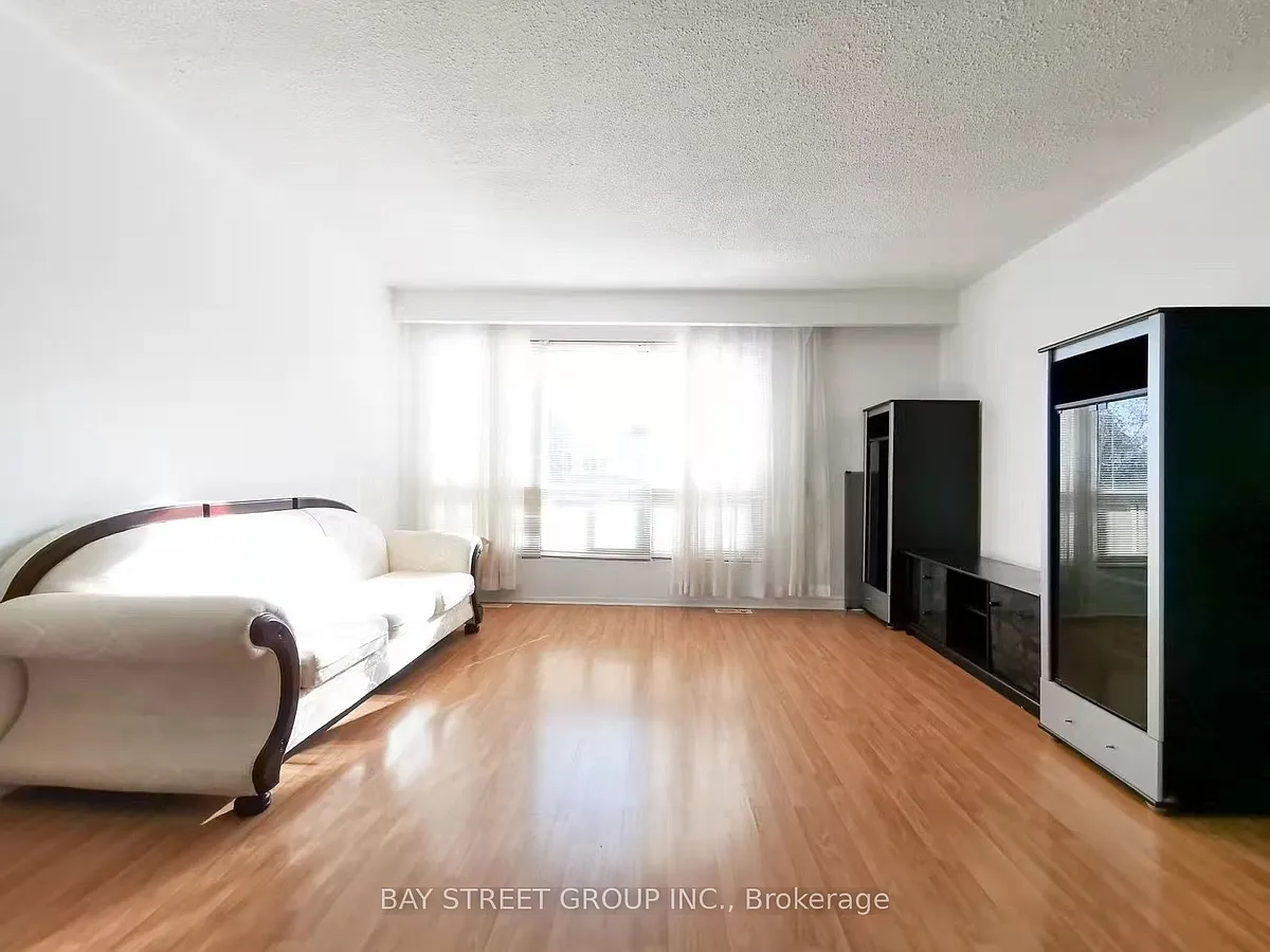 Building Photo - 97 Micmac Cres #UPPER