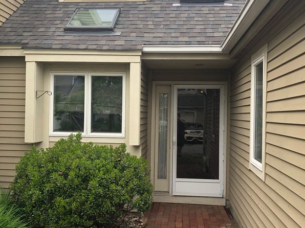 120 Courtyard Ln #120