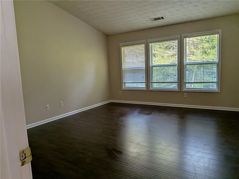 4624 Windale Dr — Photo 14