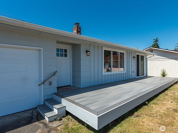 2nd image of 1524 Country Club Drive