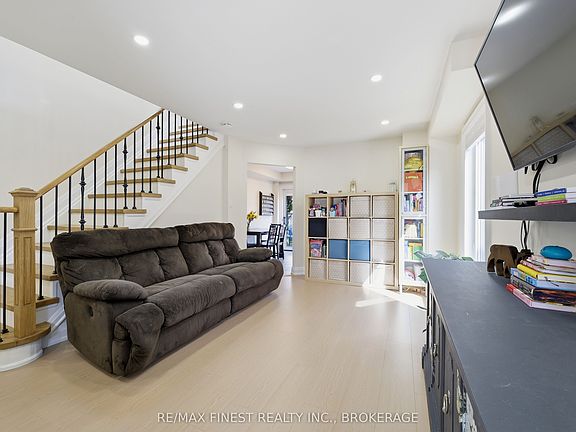 5th image of 28 Melborne Ct