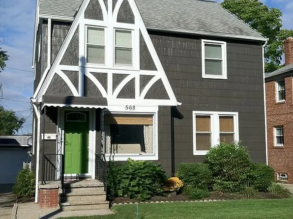 568 Darlington Rd, Bedford, OH 44146