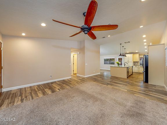 5th image of 1852 W Maplewood Dr