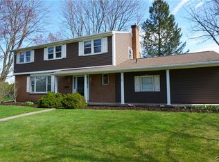 5525 Topsfield Ln, Clay, NY 13041