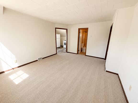 2nd image of 2915 N Weil St Unit 1-B