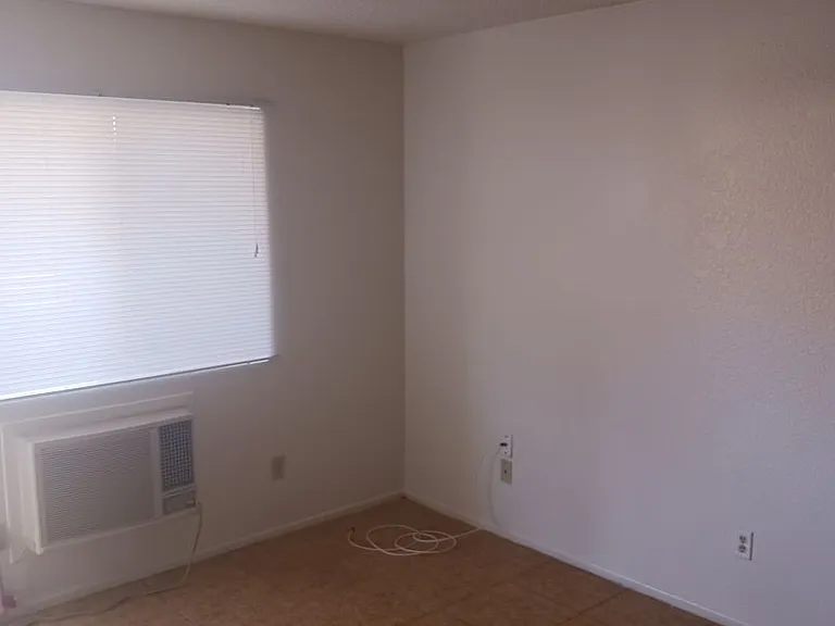 Agua Caliente Apartments — Photo 2