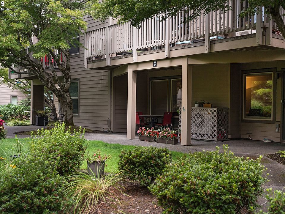 1st image of 2410 SE Baypoint Dr Unit 62